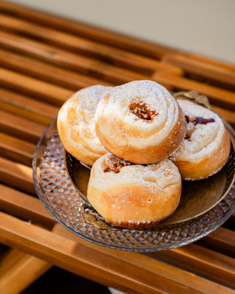 Earl gray and caramel brioche