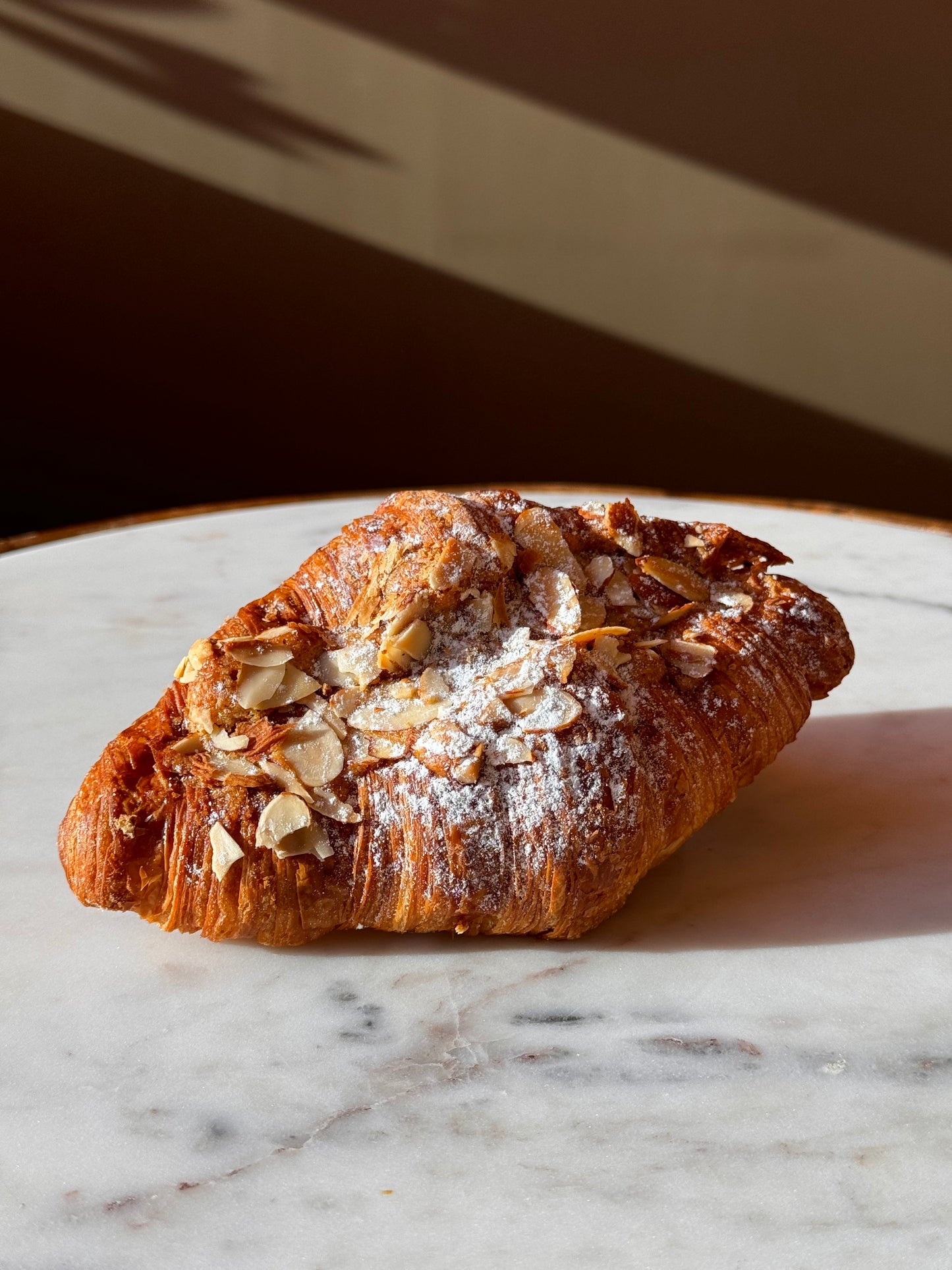 Almonds croissant